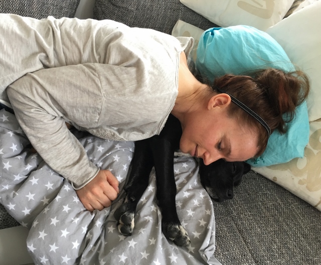 Kuscheln auf der Couch (640x528).jpg