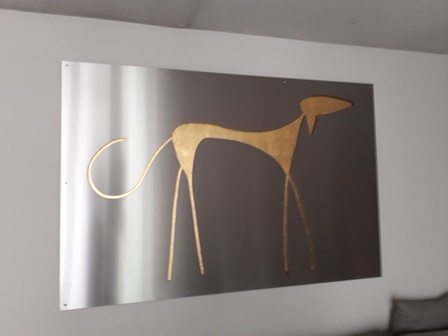 14 Schmuck über Sofa!.jpg
