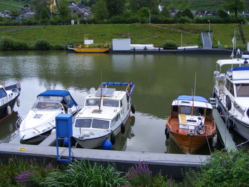 Und hier sind die 3 Boote - in der Mitte ist unseres, bis dahin waren wir ja auch noch alle zusammen